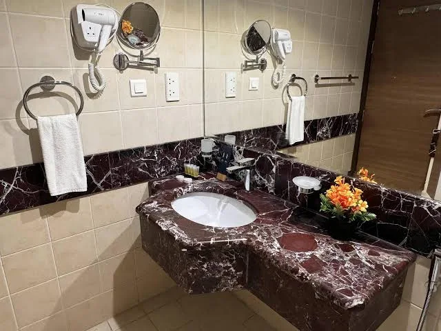 Kamar Kamar